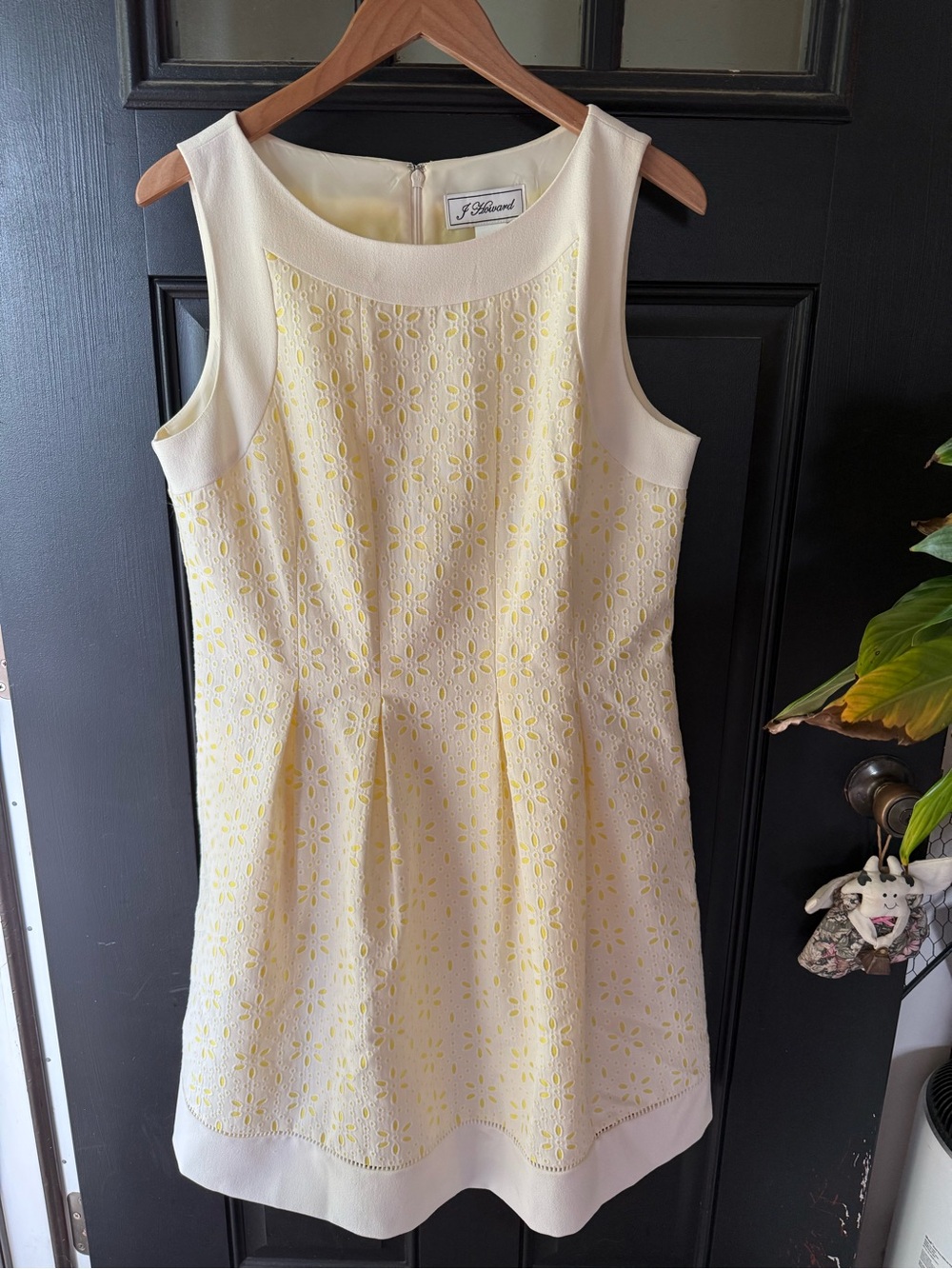 Vintage Women’s J Howard Yellow and White Eyelet Sleeveless Dress Sz 12